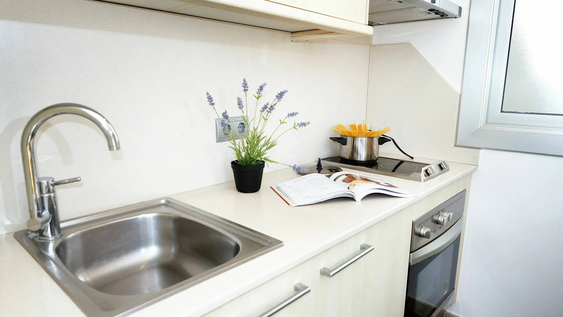 Feelathome Vila Apartment Barcelona Spain